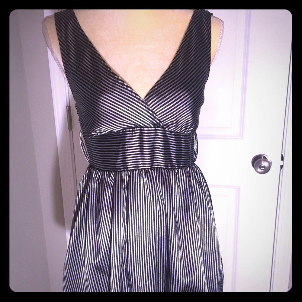 Silky dress black and silver sz M
